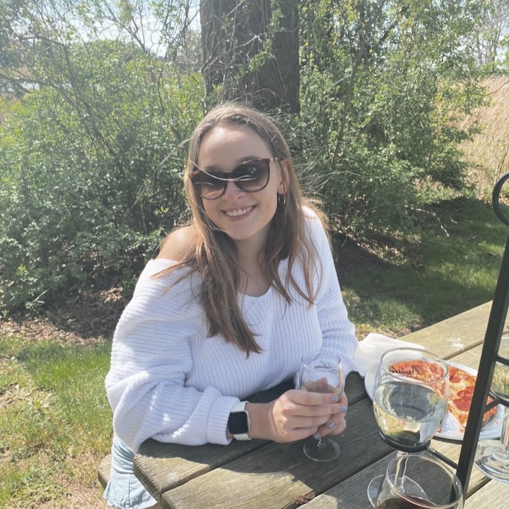 Meet your Posher, Laura